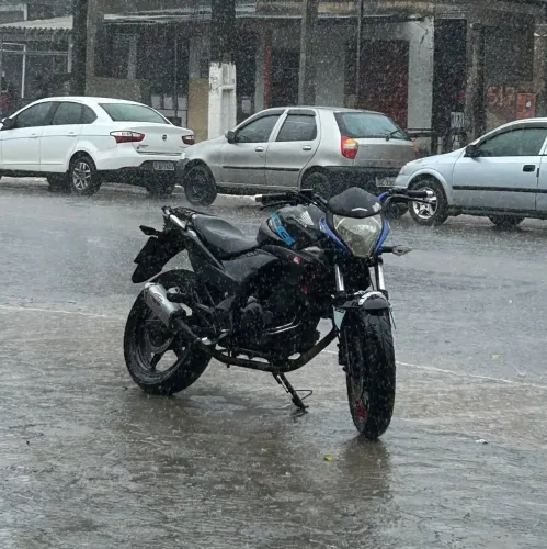 CB 300R PREPARADA / IMPECÁVEL 