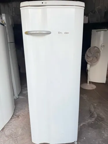 Geladeira Eletrolux degelo seco 