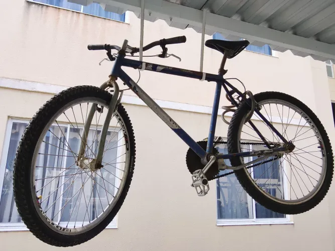 Bicicleta masculina muito boa