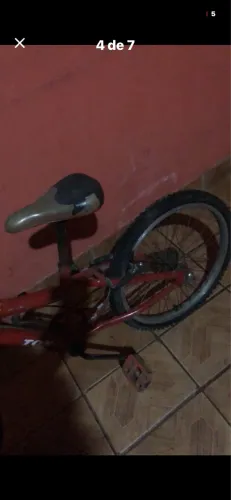 Vendo bicicleta aro 20 , só está faltando um pneu e a câmera