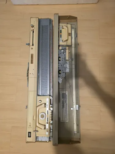 Máquina de Tricô e Acessórios