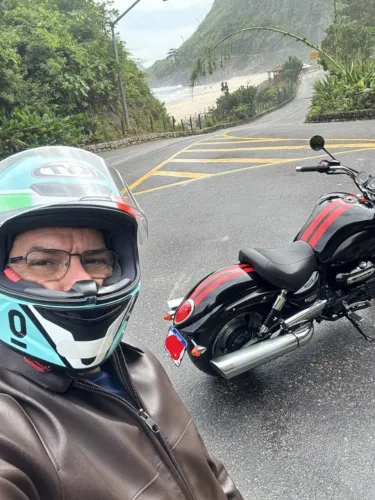 Triumph Rocket III Roadster 2015 - Apenas 13.000 km (Preço de FIPE + IPVA + Faróis em LED
