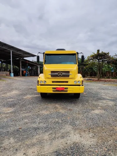 Caminhão Mercedes Benz 1620
