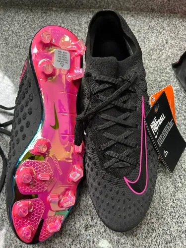 Chuteira Nike Phanton edição limitada 
