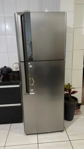 tulo: Geladeira Electrolux Frost Free Inox / Duplex com Painel Digital