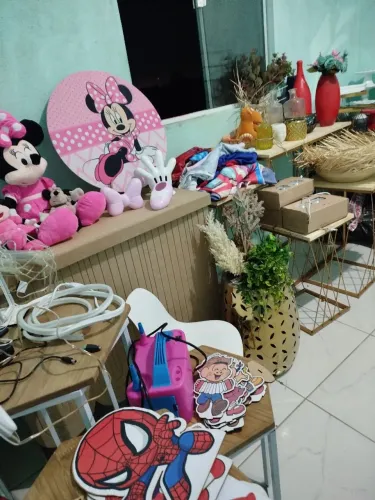 Vendo coisas de decoração tá tudo novo!