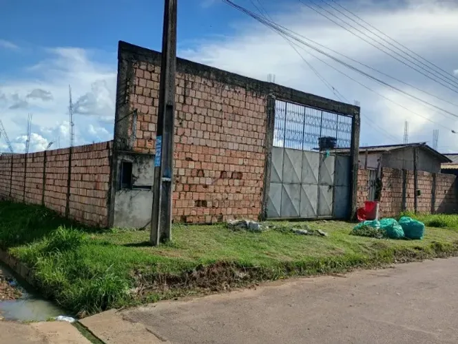 ÁREA URBANA (10mx20m) À VENDA EM PRESIDENTE FIGUEIREDO!