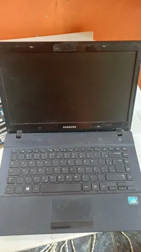 Notebook para retirada de peças