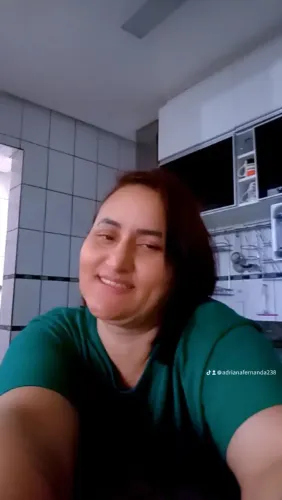 Vendendo móveis geladeira fogão e cama de casal semi nova