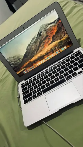 Macbook air 2011 