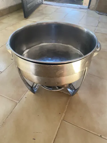 Base Richauds Possui somente uma Cuba