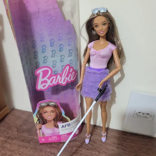 Barbie Fashionista ARTICULADA itens de Colecionador lindíssima vai como nas fotos