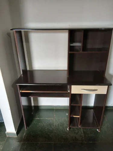 Estante de escritório mogno