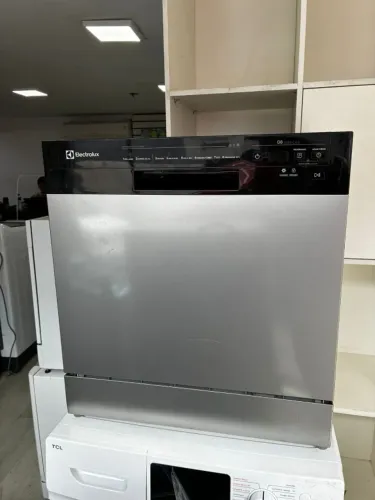 Lava-Louça Electrolux 8 Serviços Inox com Programa Lava & Seca 50 min -220v