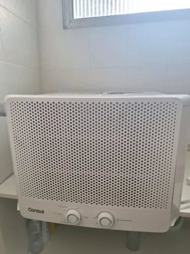 Ar condicionado janela Consul 12.000 BTUs Frio Mecânico Branco CCB10FB 220
