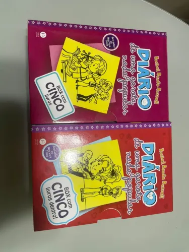 Vendo coleção "Diário de uma Garota Nada Popular" VOL 1-10.