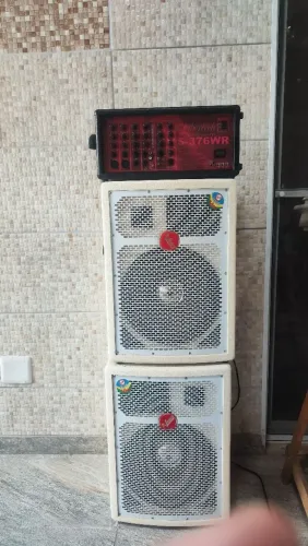 Par de caixas de som 10 polegadas,150w ; Potência de 360 w com entrada de pendrive!  