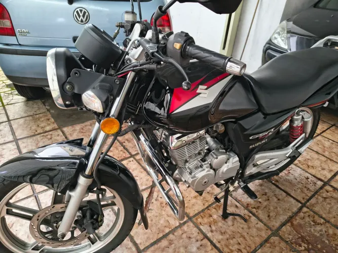 SUZUKI GSR 125 2012/2013