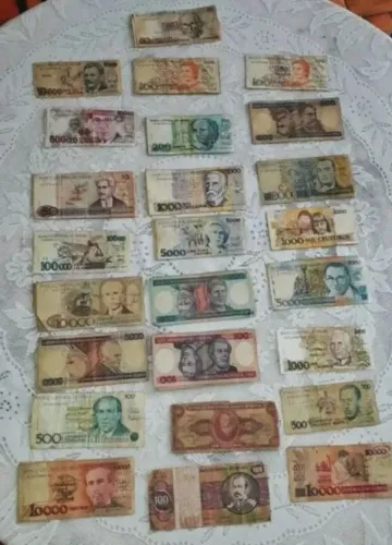 Lote de 25 Cédulas Antigas Brasileira