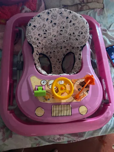 Andador menina