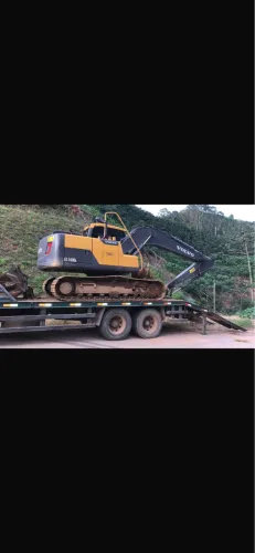 Escavadeira Disponível para locação !