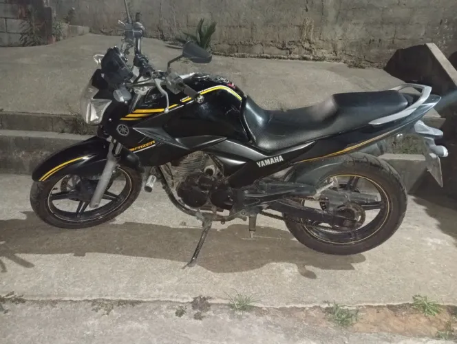 Fazer YS 250 LE