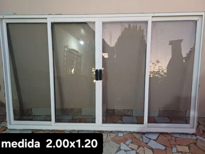 Janelas de Alumínio Grandes com Vidro - Semi Novas