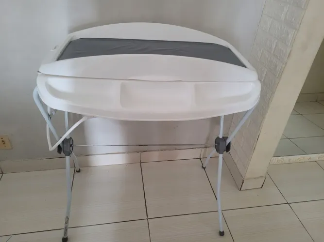 Carrinho de bebê e Banheira