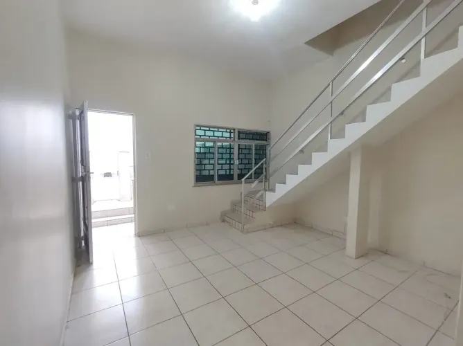 CASA DE VILA COM 2 QUARTOS - ALUGUEL EM VILA ISABEL