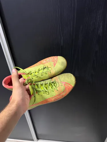Chuteira Nike society 41