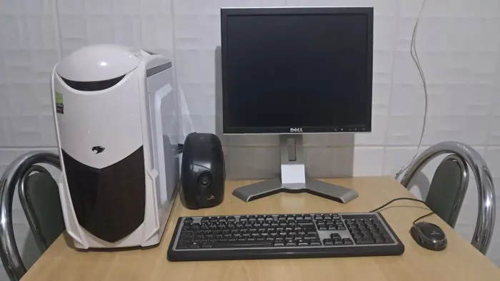 Computador de mesa completo