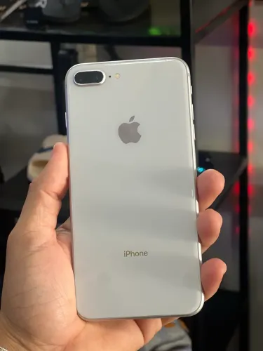 iPhone 8 Plus