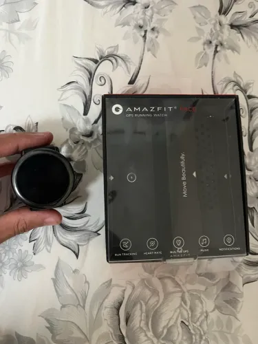 Relógio smart amazfit com som vos é batimento e Strava