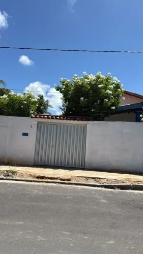 Sobrado para venda tem 1935 metros quadrados com 6 quartos em Ipioca - Maceió - AL