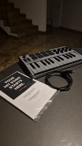 Teclado MIDI Akai Professional MPK Mini