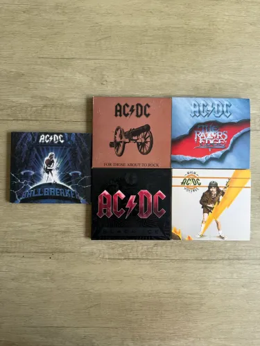 CDs banda AC/DC