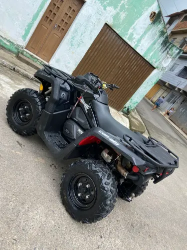 Lindo e semi novo.