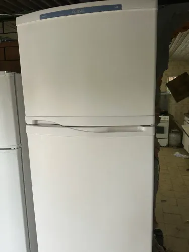 Vendo geladeira 