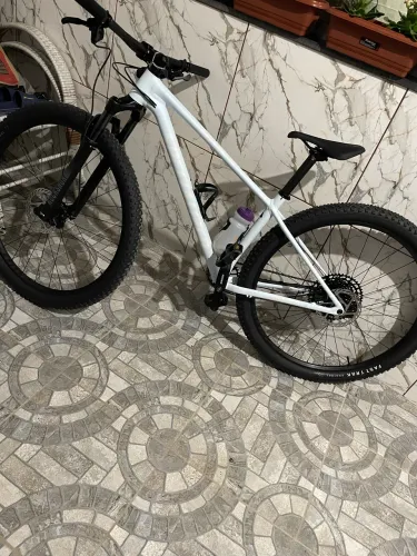 Bicicleta MTB specialized chisel 2025