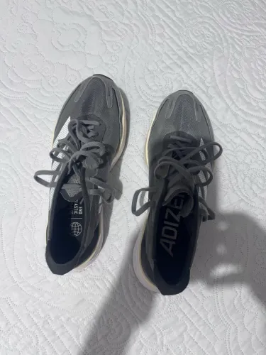 Vendo tênis Adidas Boston 11
