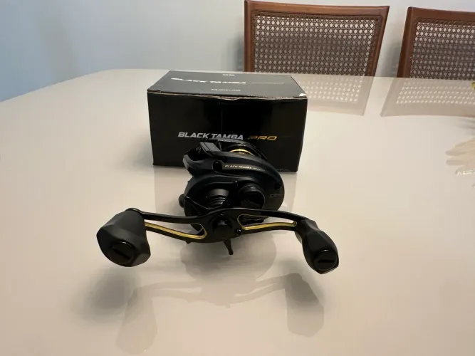Carretilha Maruri Black Tamba Pro 11 Rol 8 Kg Cor Preto Lado Da Manivela Esquerdo