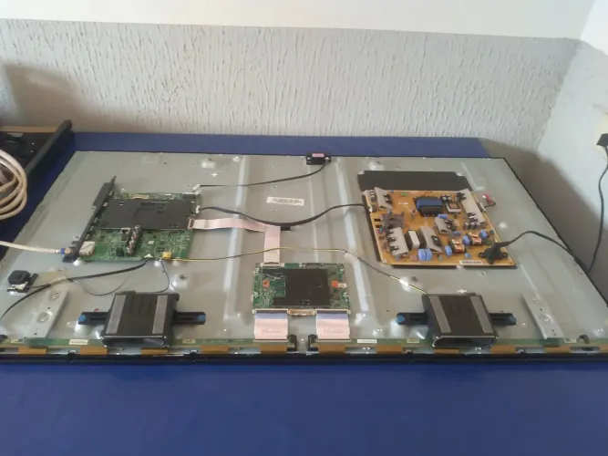 Tv samsung 48polegadas sem imagem e com áudio retirar peças 