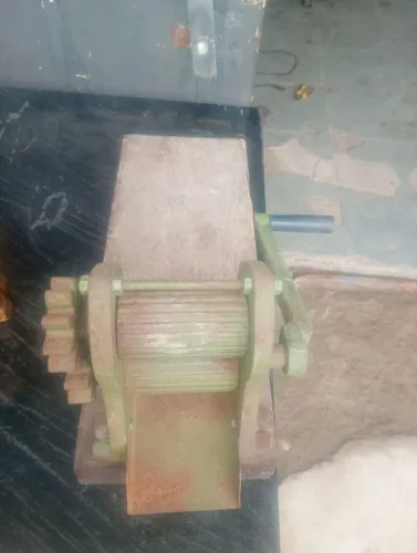 Engenhoca de cana manual