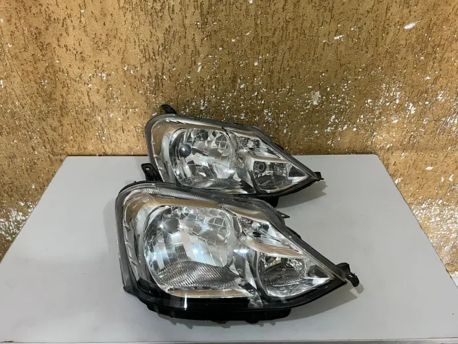 Farol direito Etios 2011/2012/2013/2014/2015/2016/2017/2018/2019/2020/2021
