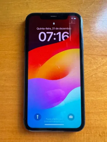 iPhone 11 bom pra uso.