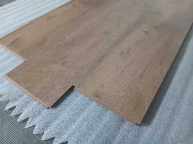 Piso laminado novos