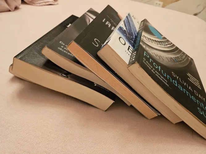 Livros exóticos e muito top ..Silvia day