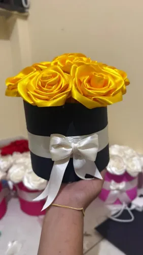 Buquê de cetim (Box Flower)