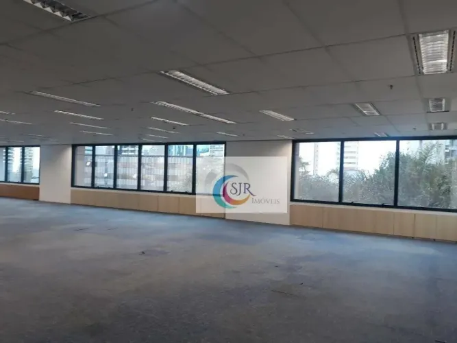 Conjunto para alugar, 234 m², 6 Vagas de Garagem, Metrô Paraiso.