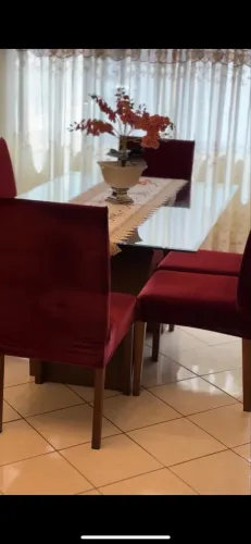Vendo mesa com base em X - 6 cadeiras